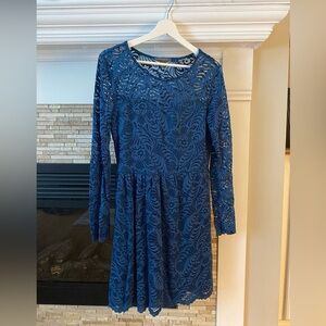 SUZY SHIER Blue Long Sleeve Lace Sweetheart Mini Dress - Size M - Like New